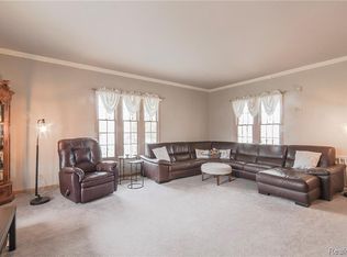 5353 Chin Maya Dr, Swartz Creek, MI 48473