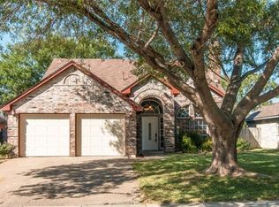 6613 Ridgetop Dr, Watauga, TX 76148