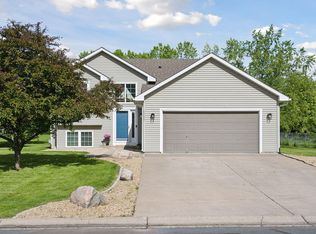 8090 Prairie Trl, Rockford, MN 55373