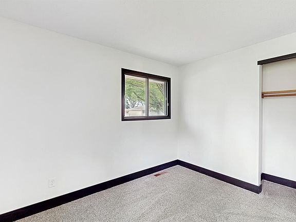 5th image of 5900 Upper 182nd St W