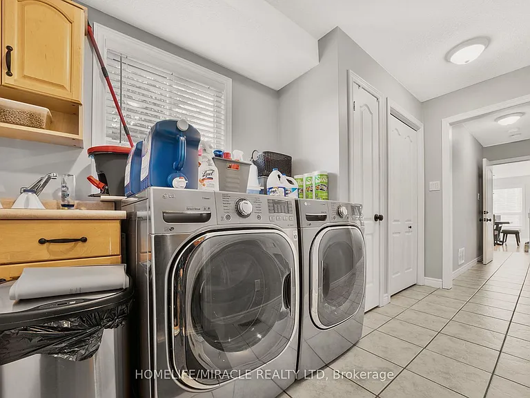 22 Devonleigh Dr — Photo 12