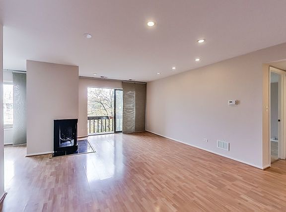 3rd image of 3085 Pheasant Creek Dr APT 205