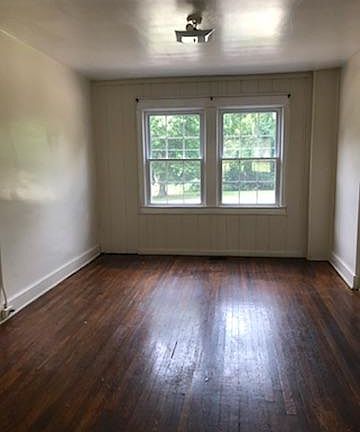 5th image of 503 Lake St