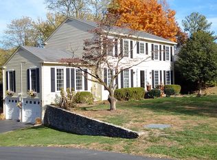 2416 Stannye Dr, Northfield, KY 40222