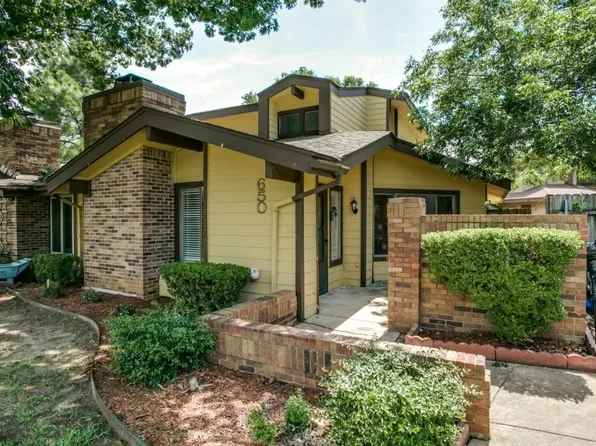 650 Harvest Hill St, Lewisville, TX 75067