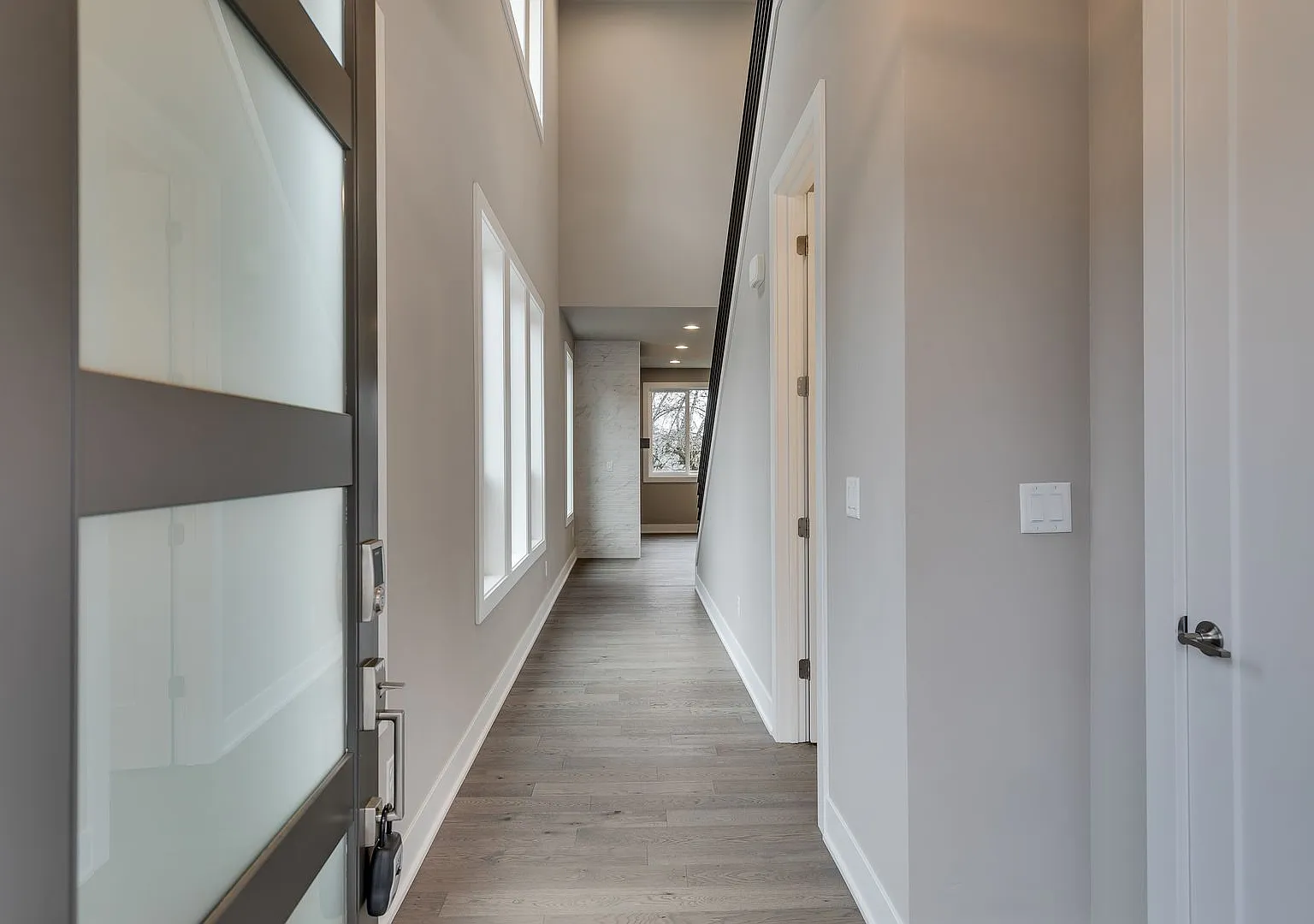 3Bd/2.5Ba Kirkland Home — Photo 3