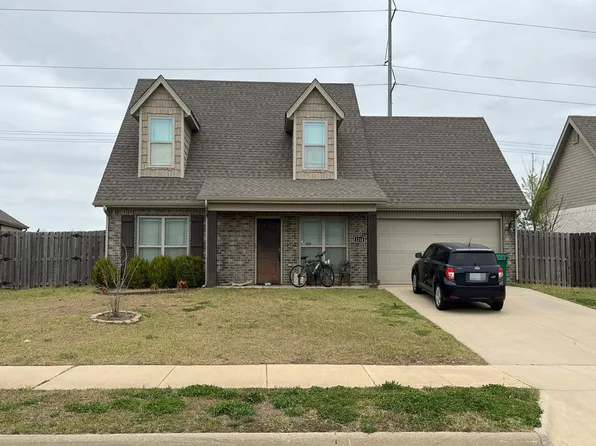 1210 Rosemary St, Centerton, AR 72719