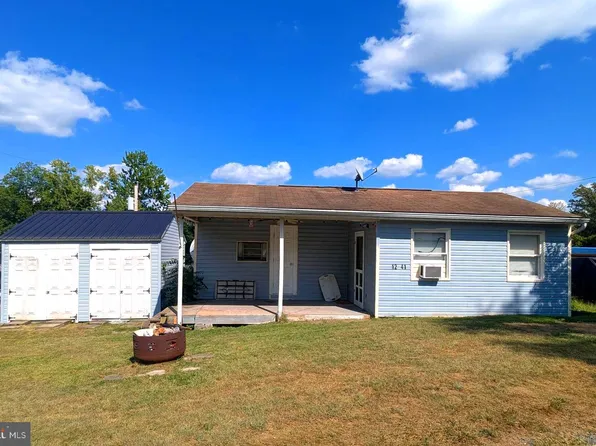 41 Ranger Rd, Falling Waters, WV 25419