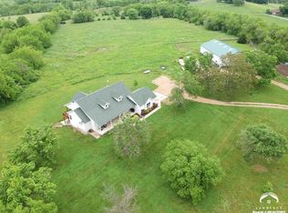 1052 N 150th Rd, Baldwin City, KS 66006