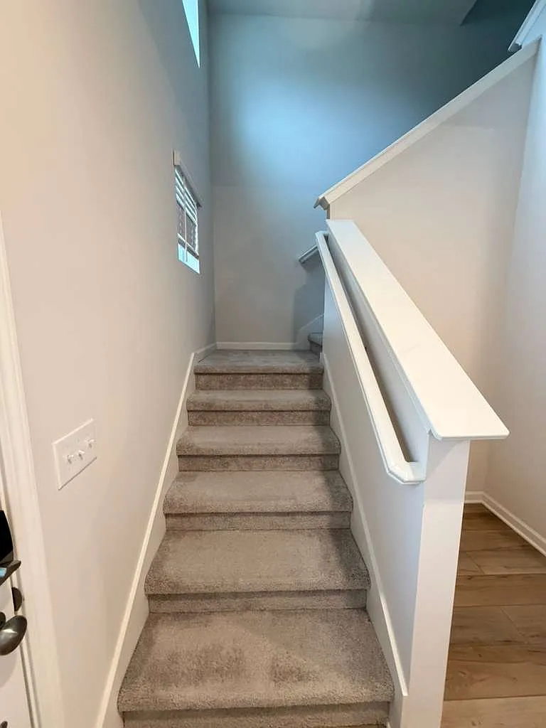 3 bed, 2.5 bath, 1729 sqft, $1,950 — Photo 3