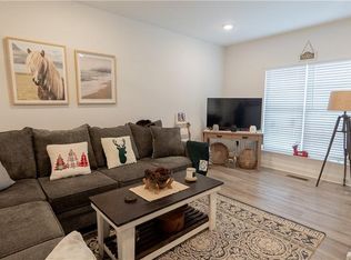 609 Riverside Dr, Mount Airy, NC 27030