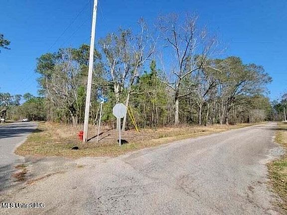 5th image of 11-12 Yukon St Lot 1112