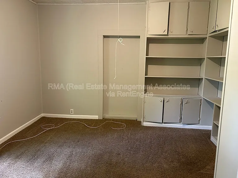 1312 Knox St — Photo 6