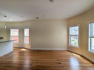 4 Sacramento Pl #2, Cambridge, MA 02138