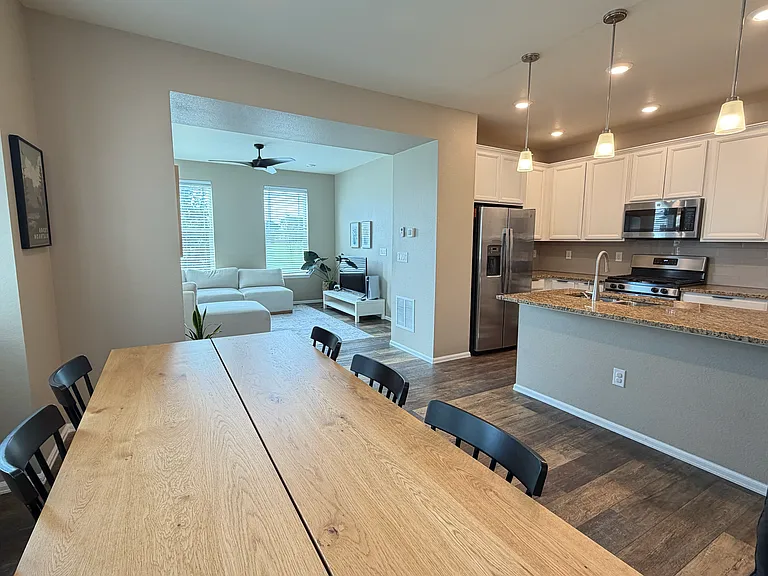 17610 Cherokee St — Photo 11