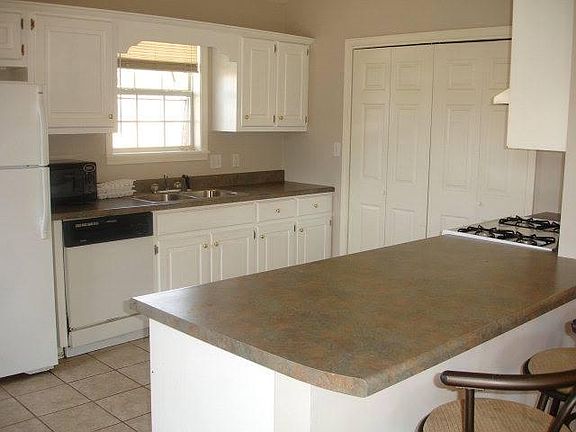 5th image of 605 Shiloh Dr