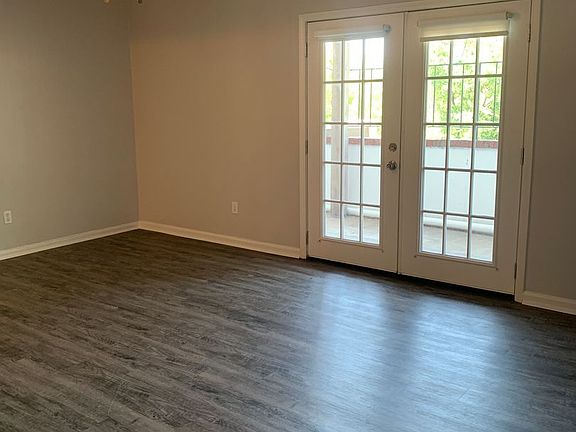 3rd image of 3909 Kenwood Ave APT 1