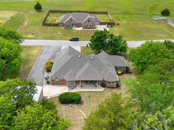 44743 Kingsbury Ln, Shawnee, OK 74801