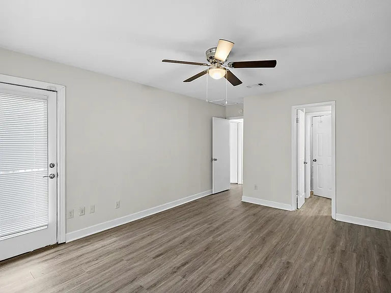 1013 Windrose Dr — Photo 12