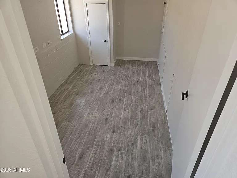 1584 N Wood St — Photo 14