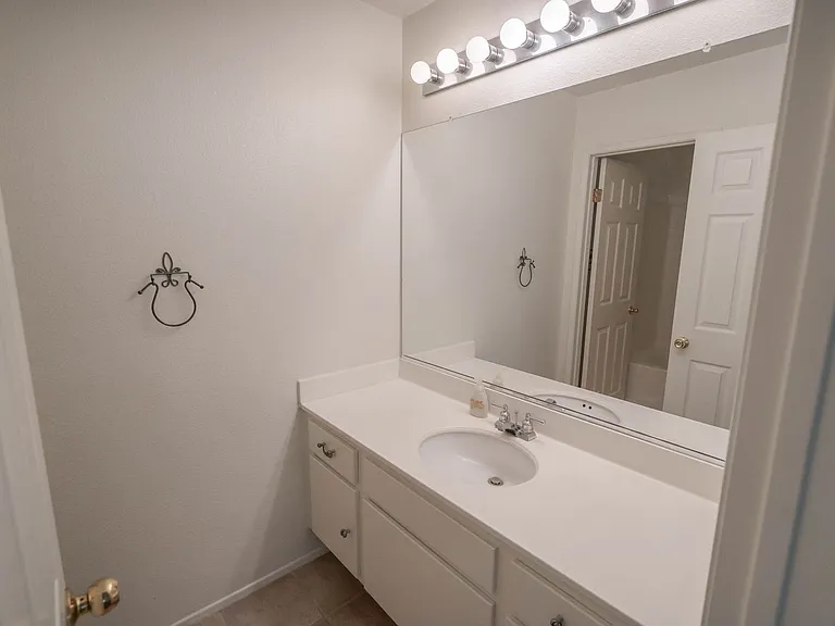 25745 Perlman Pl #F — Photo 11