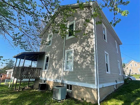 2nd image of 1018 N Jefferson Ave