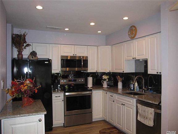 2nd image of 222 L Springmeadow Dr #L