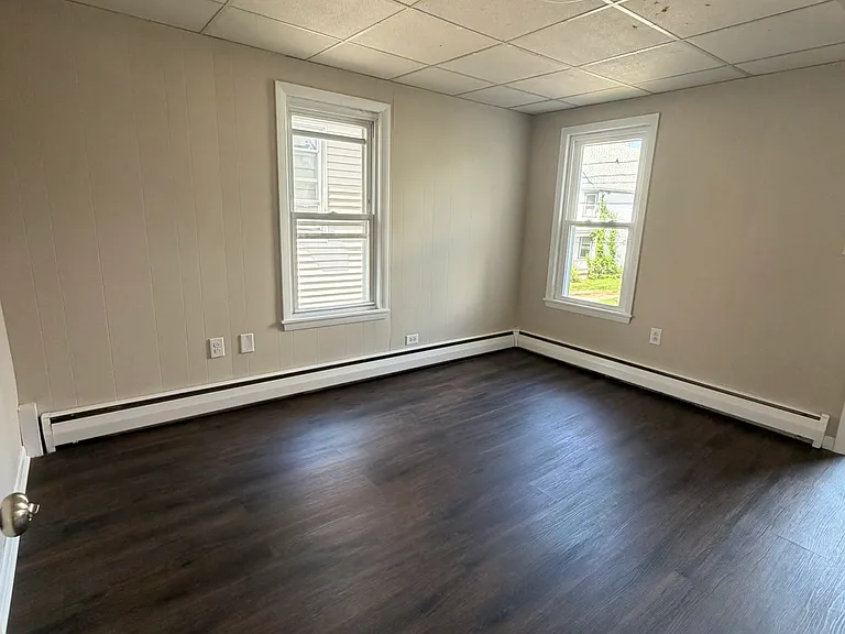 2040 Edna Ave — Photo 12
