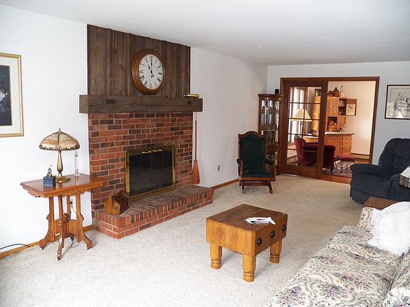 Living Rm with Gas Fireplace