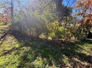 1054 Crestline Dr, Akron, OH 44312