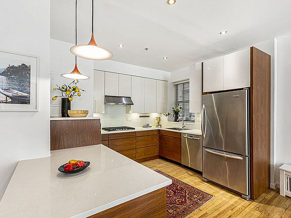 4th image of 60 Pineapple St APT 4J