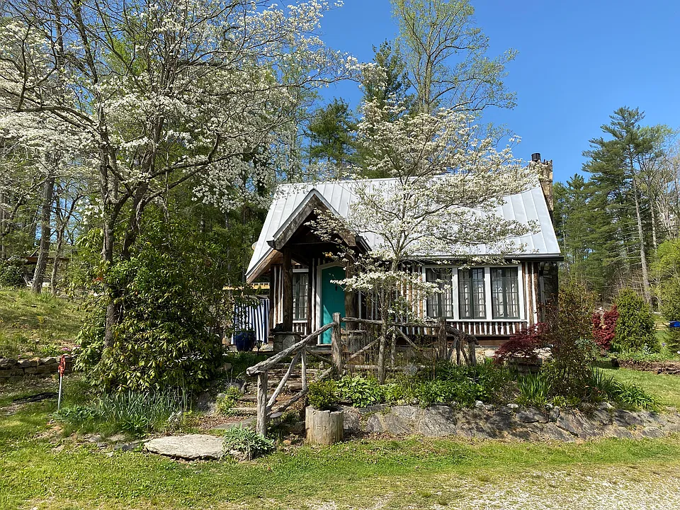 1926 Haywood Rd