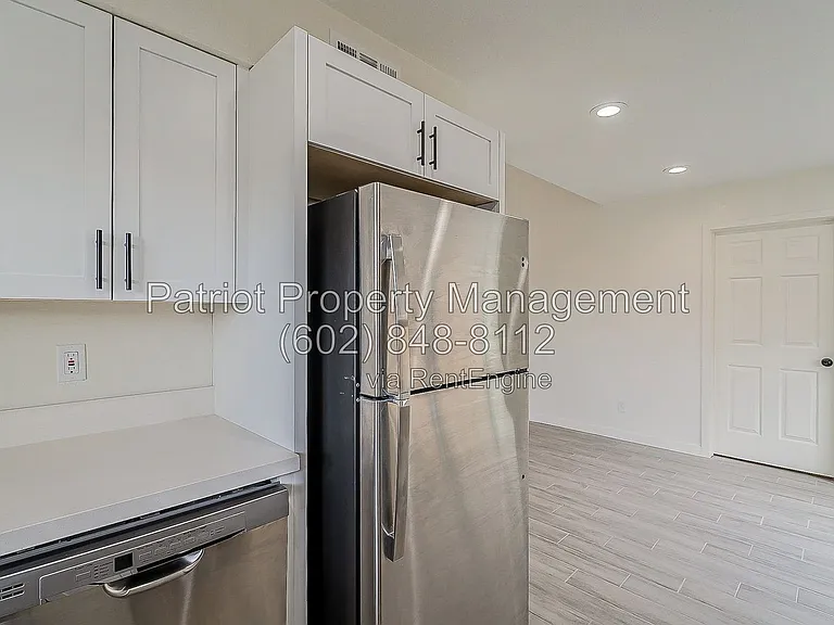 7003 W Sierra St — Photo 16