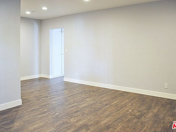 3rd image of 321 Lincoln Ave APT 3