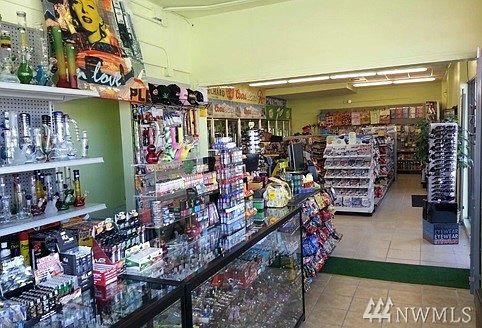 2nd image of 337 N West Ave