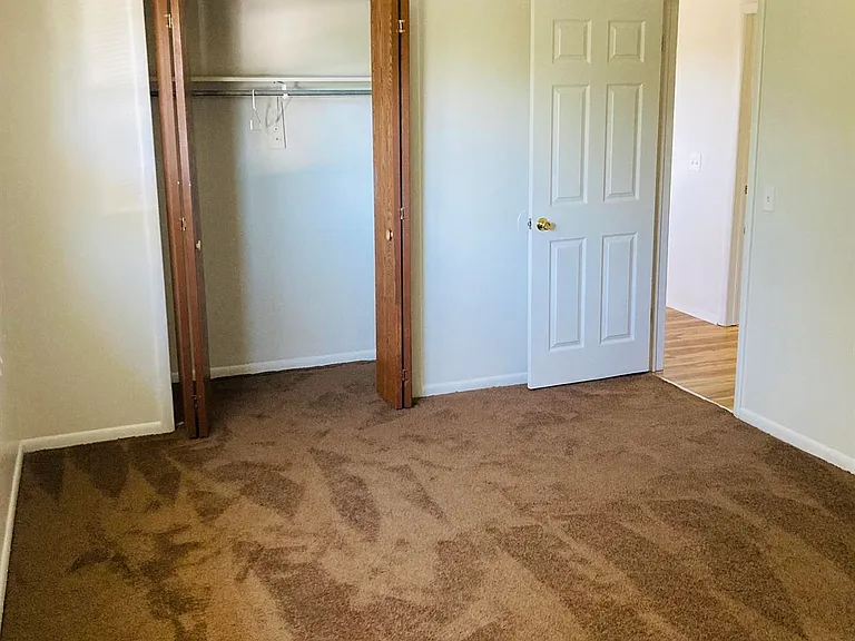 Mountain Ridge Townhouses — Photo 17