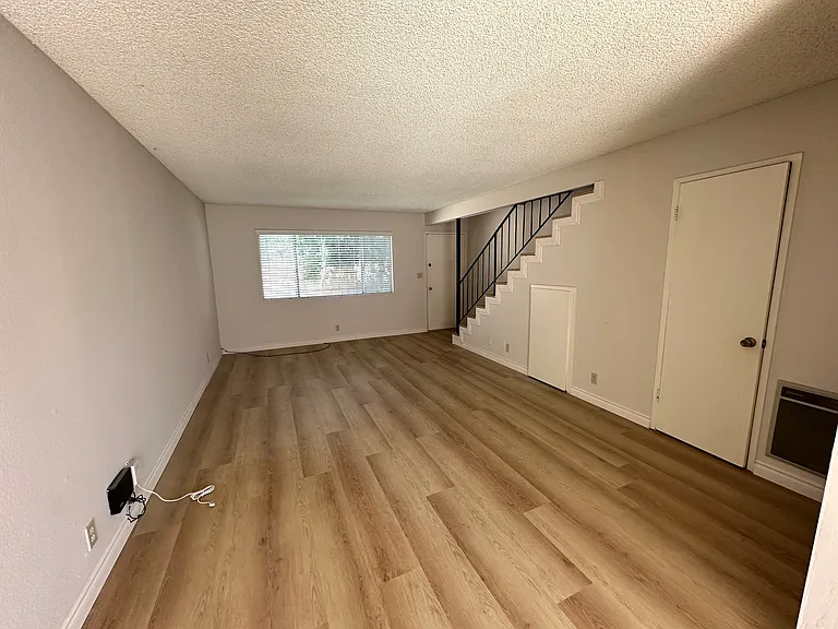 437 Newport Ave #4 — Photo 2
