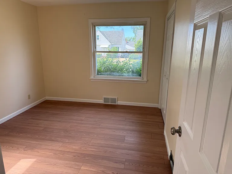 2701 Lincoln Ave — Photo 8