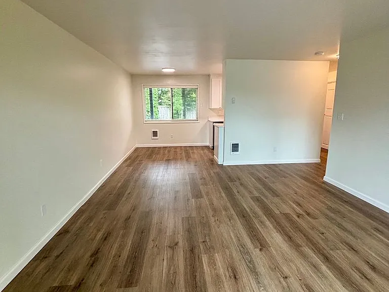 315 5th Ave S — Photo 16