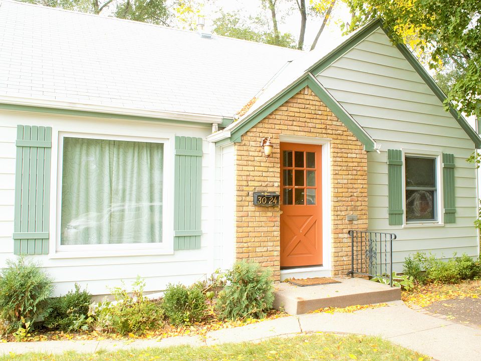 1 1/2 Story Home in Convenient St. Louis Park location