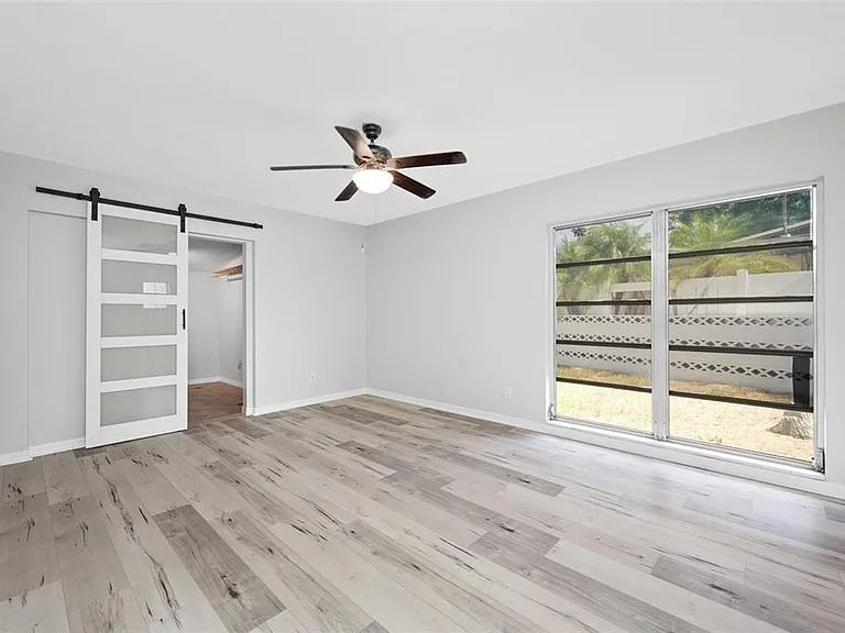 5056 42nd St S — Photo 23