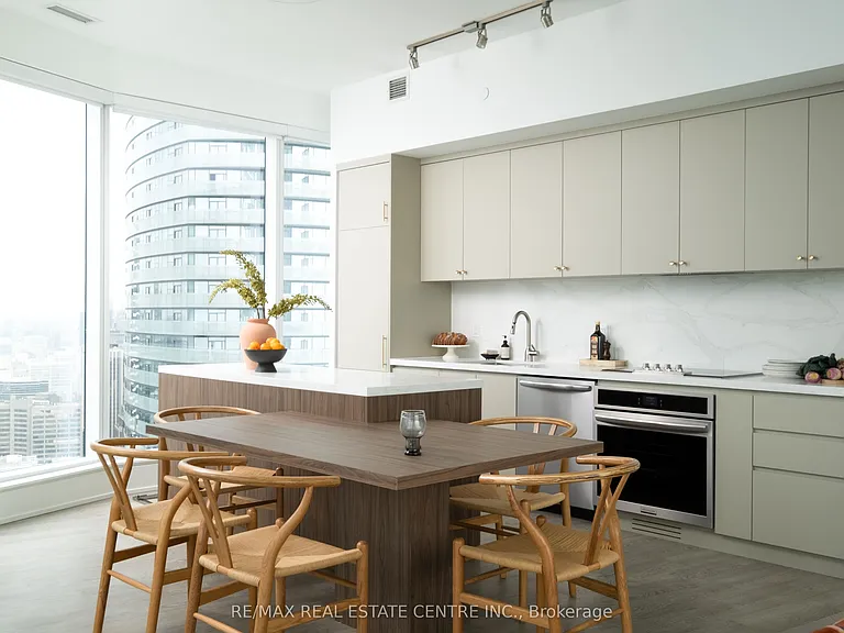 10 York St #6210 — Photo 13