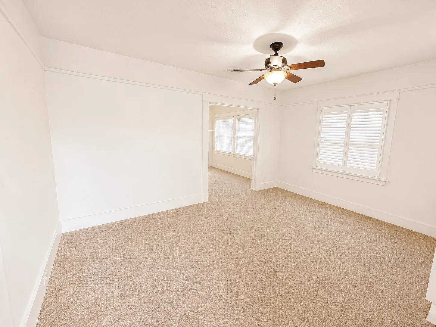 2 bed, 1000 sqft, $1,800 — Photo 2