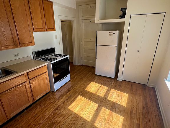 5th image of 6551 N Ravenswood Ave #2