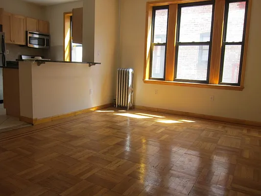 Rented by Realty 2000 Corp | media 3