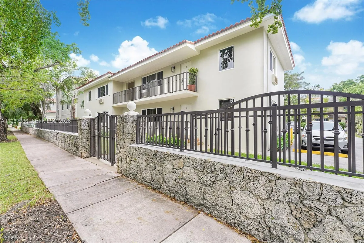 Photo 2 of 9 - 35 Antilla Ave #11 - Coral Gables, FL Building Photo - 35 Antilla Ave #11