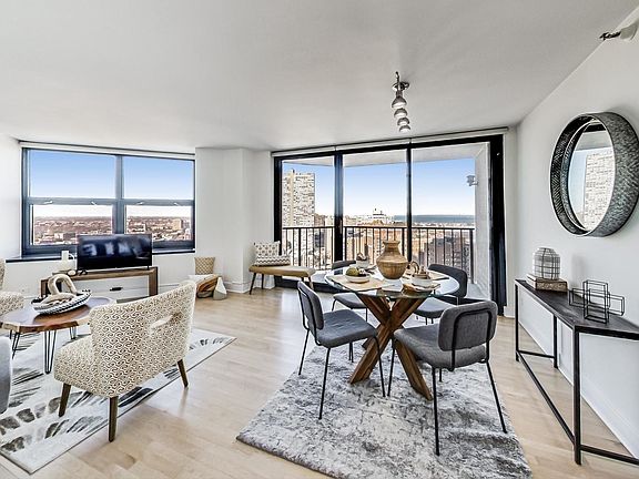 5th image of 3660 N Lake Shore Dr APT 2613