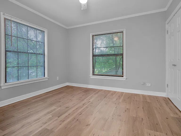 34 W Parnell St — Photo 8