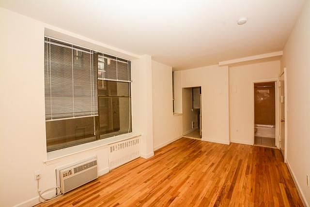 1st image of 52 W 77th St APT 3A