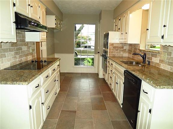 4th image of 203 Westpark Dr N